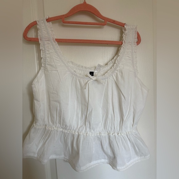 Divided White Ruffled Blouse - Picture 5 of 5